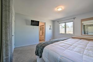 Lake Huron Home w Direct Beach Access!