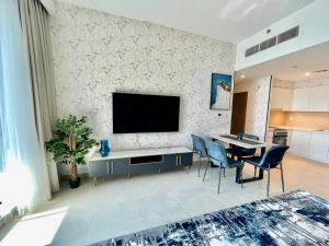 Ultimate Luxury at Dubai Creek Horizon Waterfront