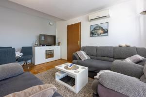 Apartments Eni