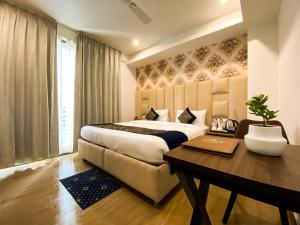 Sky Suites Huda City Center