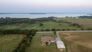 Cedar Creek Ranch-Pool, Lrg Grp, Minutes from Lake