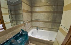 Triple Room room in Hotel Kent