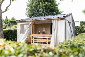 Campings Camping La Grappe Fleurie : photos des chambres