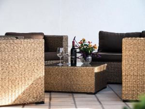 Luxury Villa on the Beach with sunny Garden, Parking