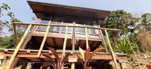 Chalé Pakere Bellavista - visão magnífica do vale e montanhas a mais de mil metros de altitude, wi-fi, sauna, piscina e água de nascente - locação do chalé sem prestação de serviços