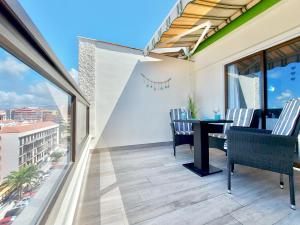 Ocean and Sky Studio Apartment