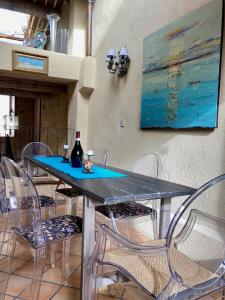 Villas Exceptional Valbonne Village Historical House : photos des chambres