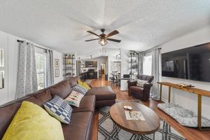 Lake Conroe 3BR Boat Ramp Access BBQ Sleeps 8 - 4hvězdičkové hotely ve městě Willis