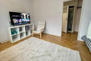 Super Apartament SAWA 2 Metro WiFi 500 mbs TV50 Netflix HBO AppleTV+