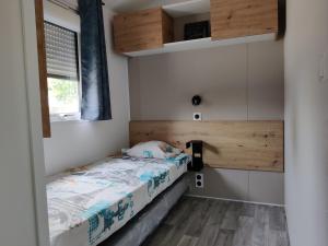 Complexes hoteliers Grand Mobil home 10 places avec 4 chambres SIBLU proche Ocean : photos des chambres