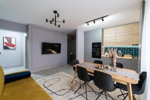 Delux Suite - Apartament 100 de m2 cu 3 camere și parcare gratuită, lângă Arena Mall in Centrul Bacău