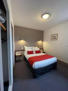 Hotels Le Cheval Blanc - Logis Hotel : photos des chambres