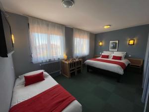 Hotels Le Cheval Blanc - Logis Hotel : photos des chambres