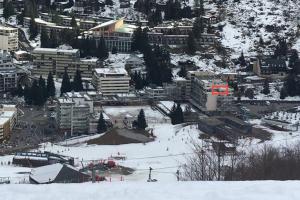 Appartements Le Skidoux 2*, au pied des pistes, vue montagne : photos des chambres