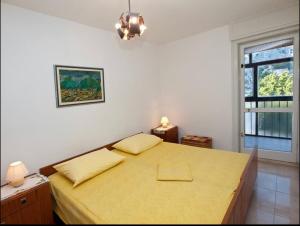 Apartment near sandy beach