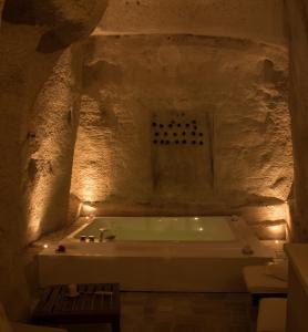 King Room with Spa Bath