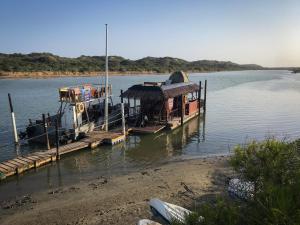 Maggie May House Boat - Colchester - 5km from Elephant Park