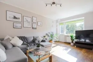 Comfort 3-room apartment with a workplace near the wood - Branktsiyems