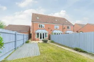 Stunning Garden House with Free WIFI and Parking - Langar