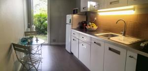 Appartements Appartement Toulouse Blagnac MEET Aeroport 5 min Tramway a 6 min free Parking Proche de toutes commodites Belle terrasse : photos des chambres