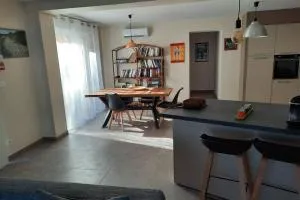 SUPERBE VILLA 85 m2 NIMES CAREMEAU - Milhaud