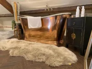 The Hive at Poppi-Red - Coniston