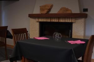 Hostal Restaurante Ibaisek