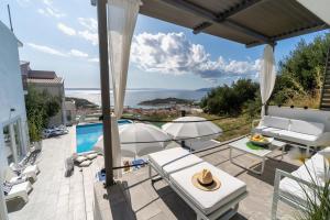 Villa Lea 5-bedroom villa with private pool and amazing views of city and sea
