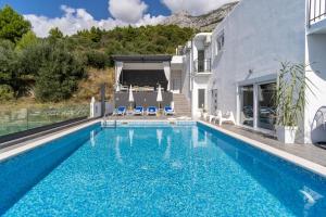 Villa Lea 5-bedroom villa with private pool and amazing views of city and sea