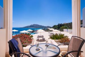 Poolfront Double or Twin Room Sea View room in Avalon Palace Hotel