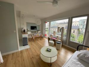 Appartements Studio Morgane-balcon couvert-wifi-pres centre-linge et menage : photos des chambres