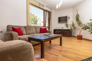 2BD 2BTHR Apartment close to the Ancient Town