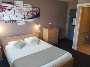 Hotels Hotel Les Flots Bleus : photos des chambres