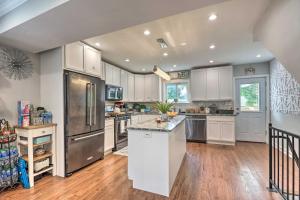 Newly Remodeled! Luxe Gem - 3 Mi to Johns Hopkins