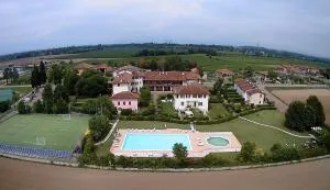 100% DESIGN - 卡斯蒂廖内德莱斯蒂维耶雷