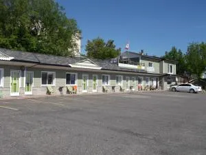 Haileybury Beach Motel - Earlton