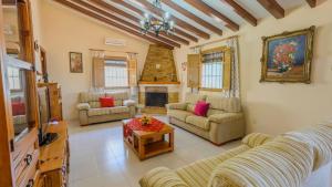 Cortijo Metomela Torrox by Ruralidays