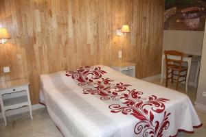 Hotels Hotel-Restaurant Le Rouffillac : photos des chambres