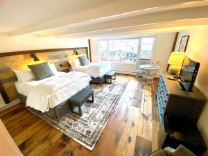 Deluxe Queen Room room in Farm Road Estate