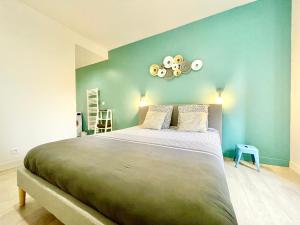 Appartements Lorient - L'Escapade - Lit Queen Size - Proche Centre et Gare - Internet Haut Debit Fibre : photos des chambres