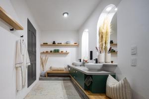 HOLT - Villa Noria - La Casa del Barro Verde