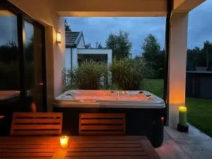 House Garden&Spa-Dom nad morzem z Sauną i Jacuzzy - Szary Dwor