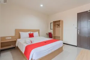 RedDoorz Syariah Plus near Tanjungpura University 2 Pontianak - Tayan