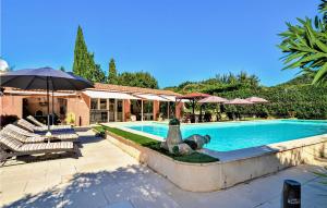 Maisons de vacances Awesome home in Mondragon with 3 Bedrooms, WiFi and Outdoor swimming pool : photos des chambres