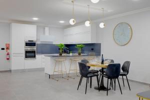 Art Deco Luxury Apartment, Central Location by Buena Vista