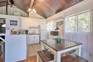 1 Mi to Lake Gregory Mtn-View Cabin with Deck