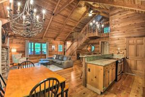Big Canoe Mountain Resort Cabin with Pool Access!