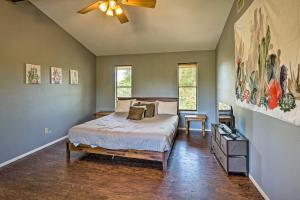 Lago Vista Lake Home w Shared Dock + Kayaks!