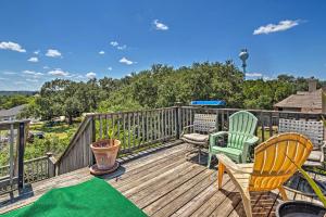 Charming Home with Rooftop Deck on Lake Travis!