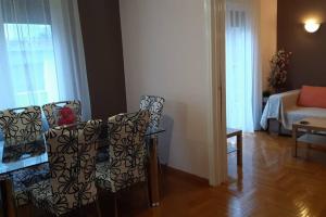 Georgias Cozy Apartment in Koukaki